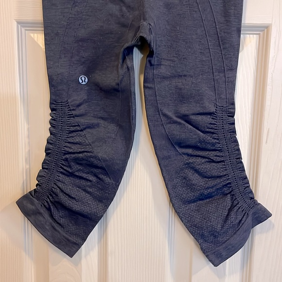 Lululemon blue capri in the flow crop leggings - Picture 6 of 8